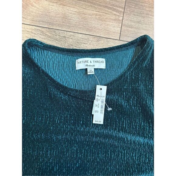 NWT MADEWELL TEXTURE & THREAD Crinkle Velvet Flutter Sleeve Top - Picture 4 of 5
